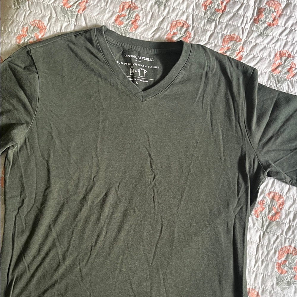Banana Republic Olive V-Neck Tee